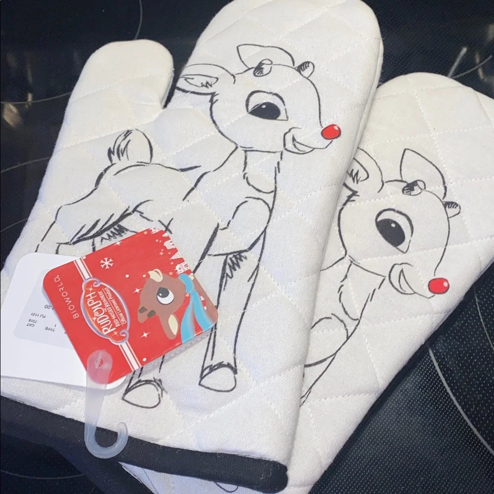 Bioworld Rudolph The Red‎ Nose Reindeer Oven Mitts Set Black and White NWT